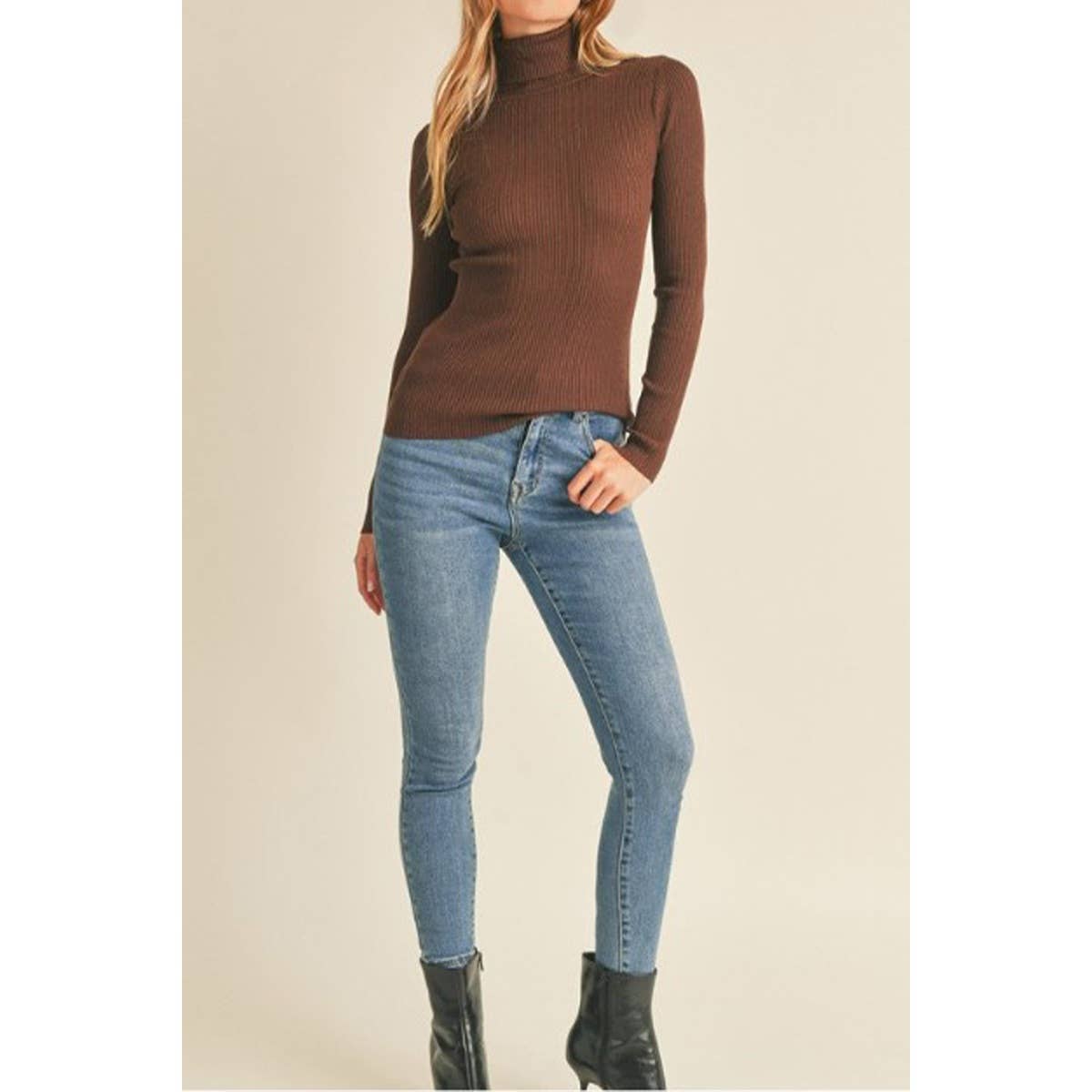 Refined Rib Turtleneck
