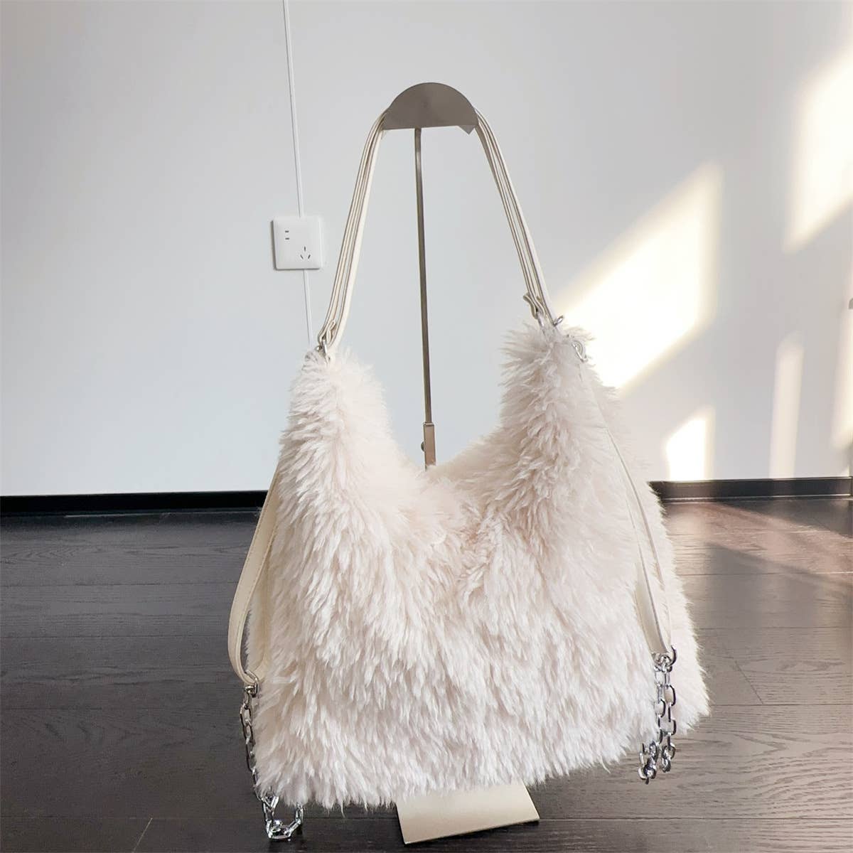 LuxeZip Everyday Tote
