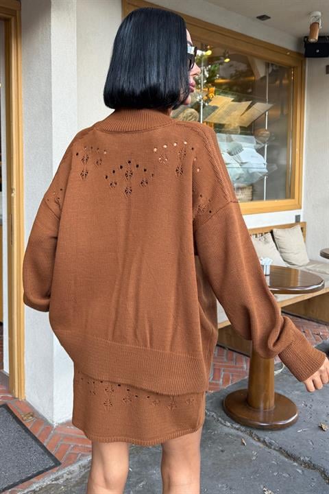 Back view of The Amber Knit Set on mannequin
