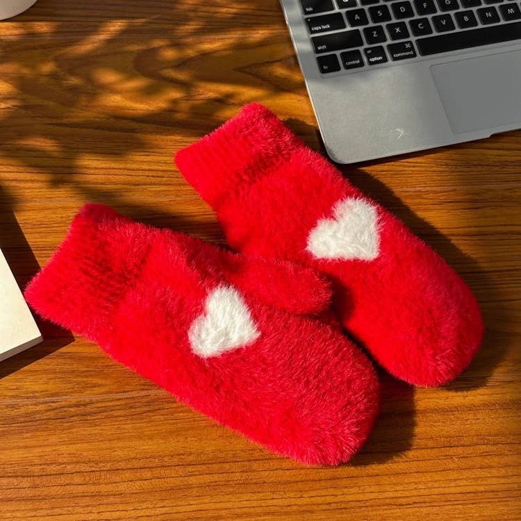 Christmas Red Heart Gloves