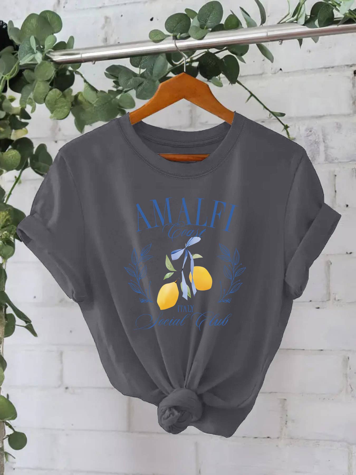 Essential Versatile AMALFI lemon Graphic t-shirt