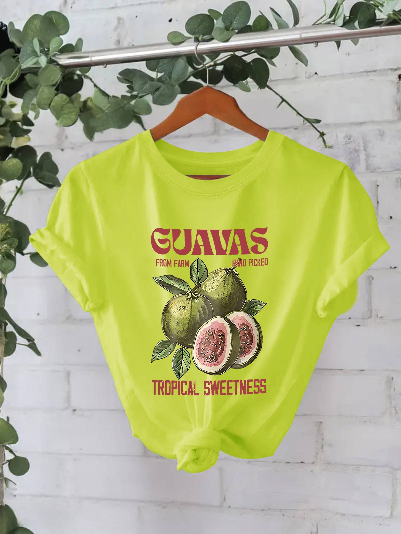 Country Style Tropical fruit GUAVAS Graphic cotton Tee