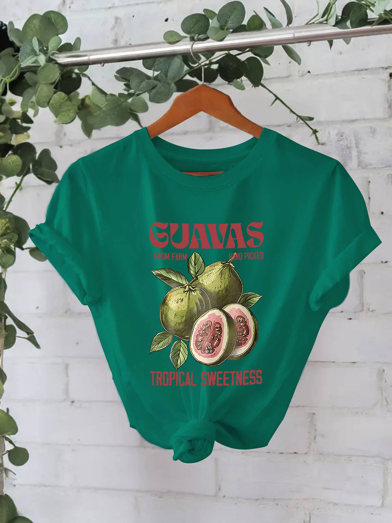 Country Style Tropical fruit GUAVAS Graphic cotton Tee