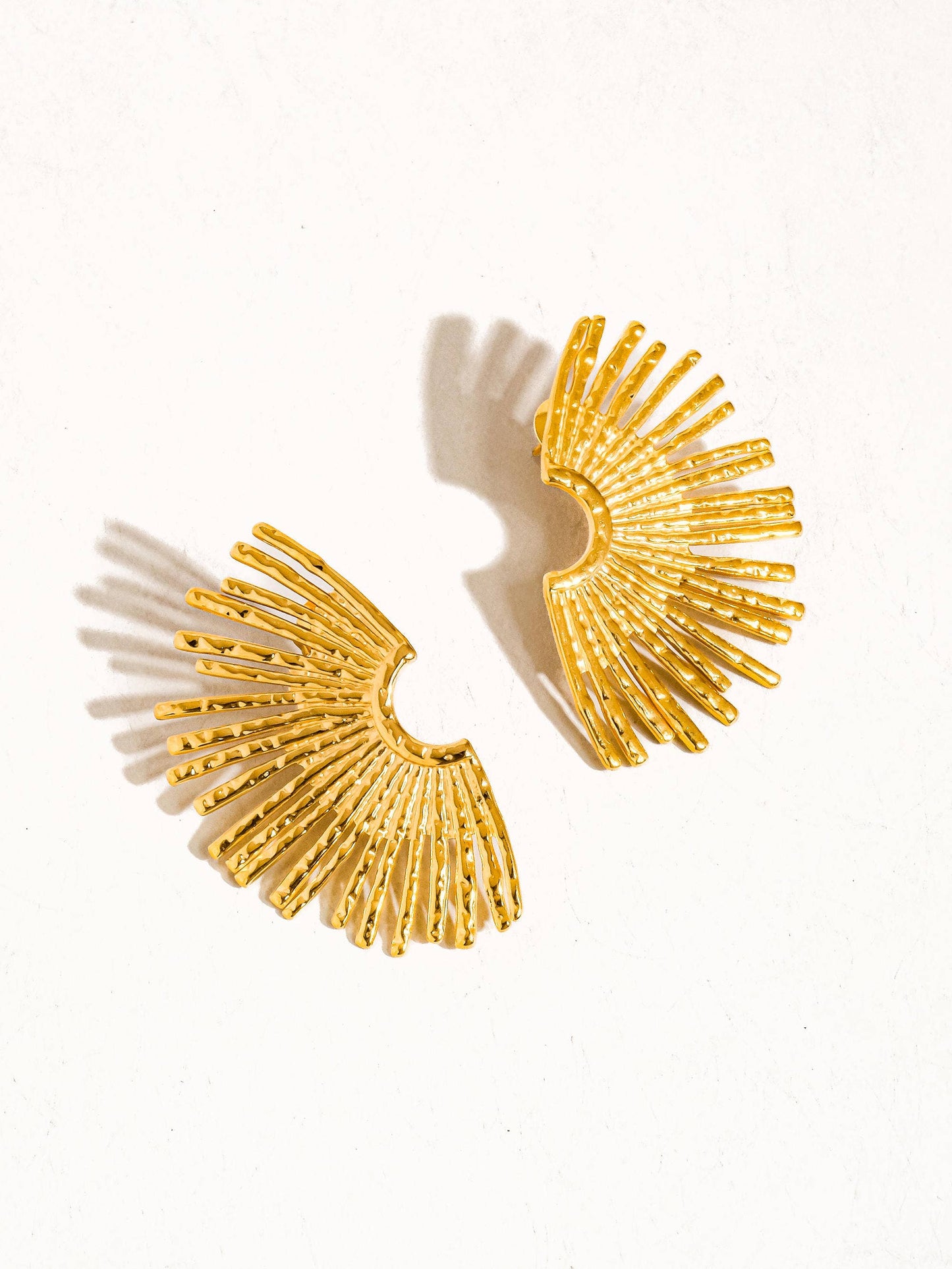 Bisous 18K Gold Non-Tarnish Sunburst Earring