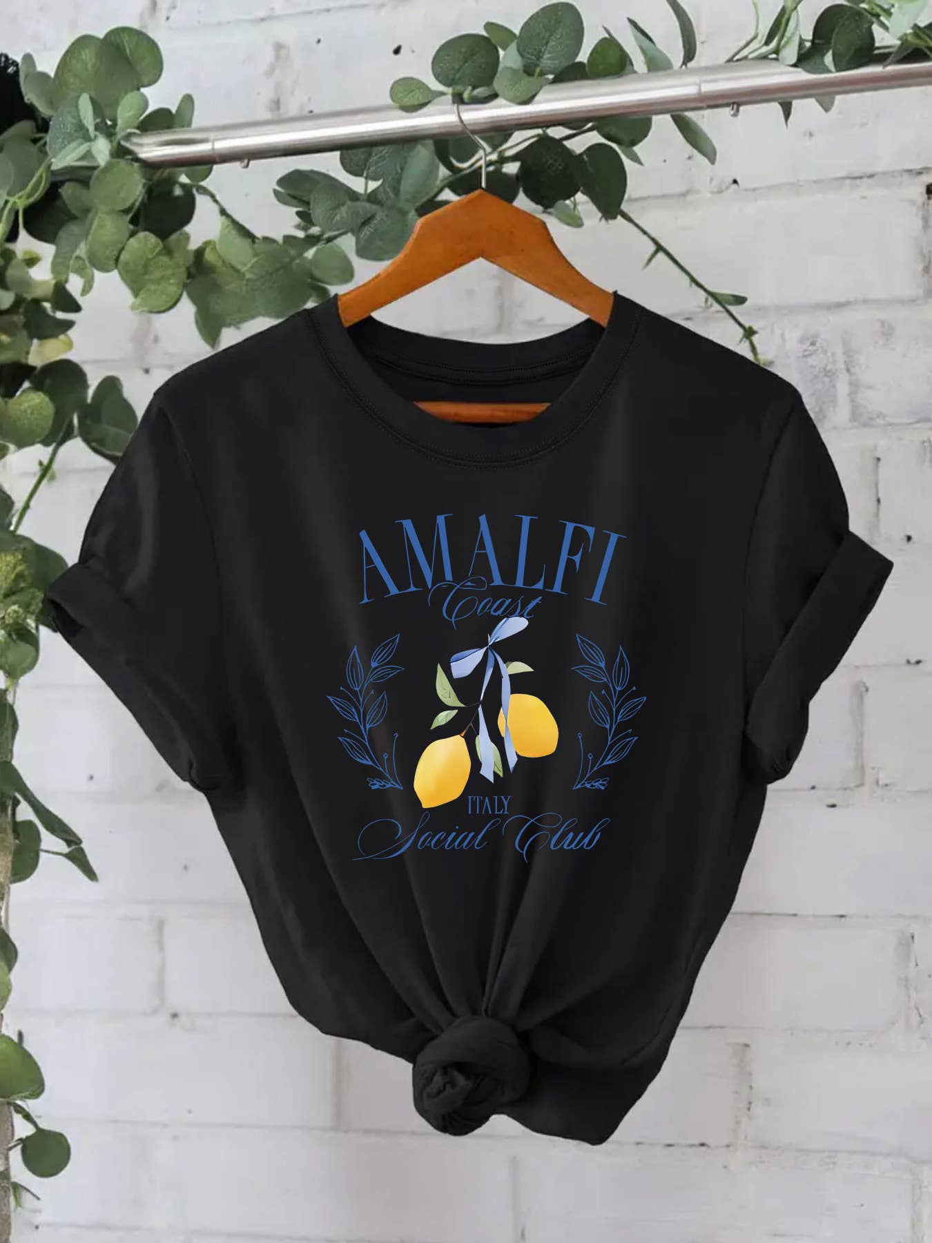 Essential Versatile AMALFI lemon Graphic t-shirt