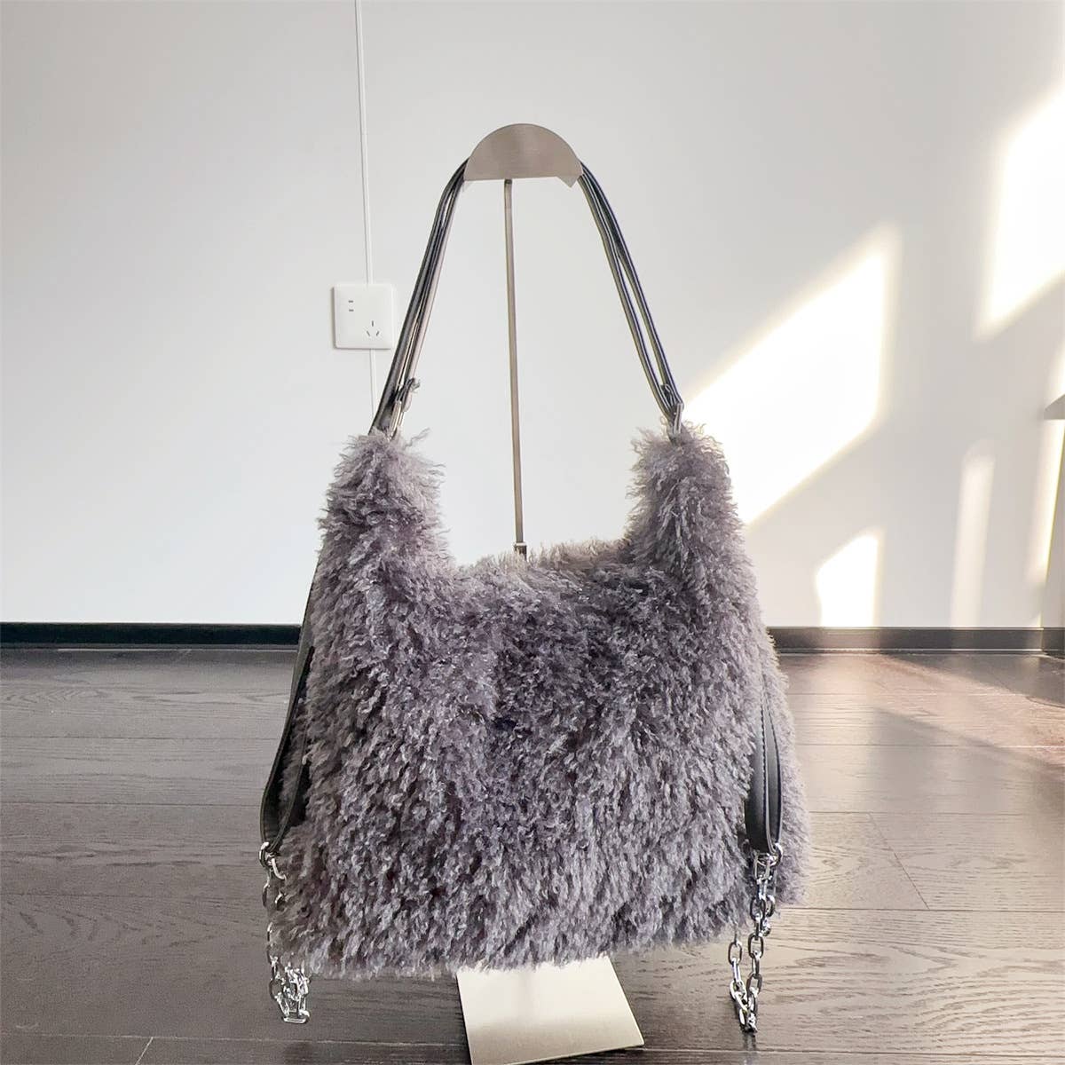 LuxeZip Everyday Tote