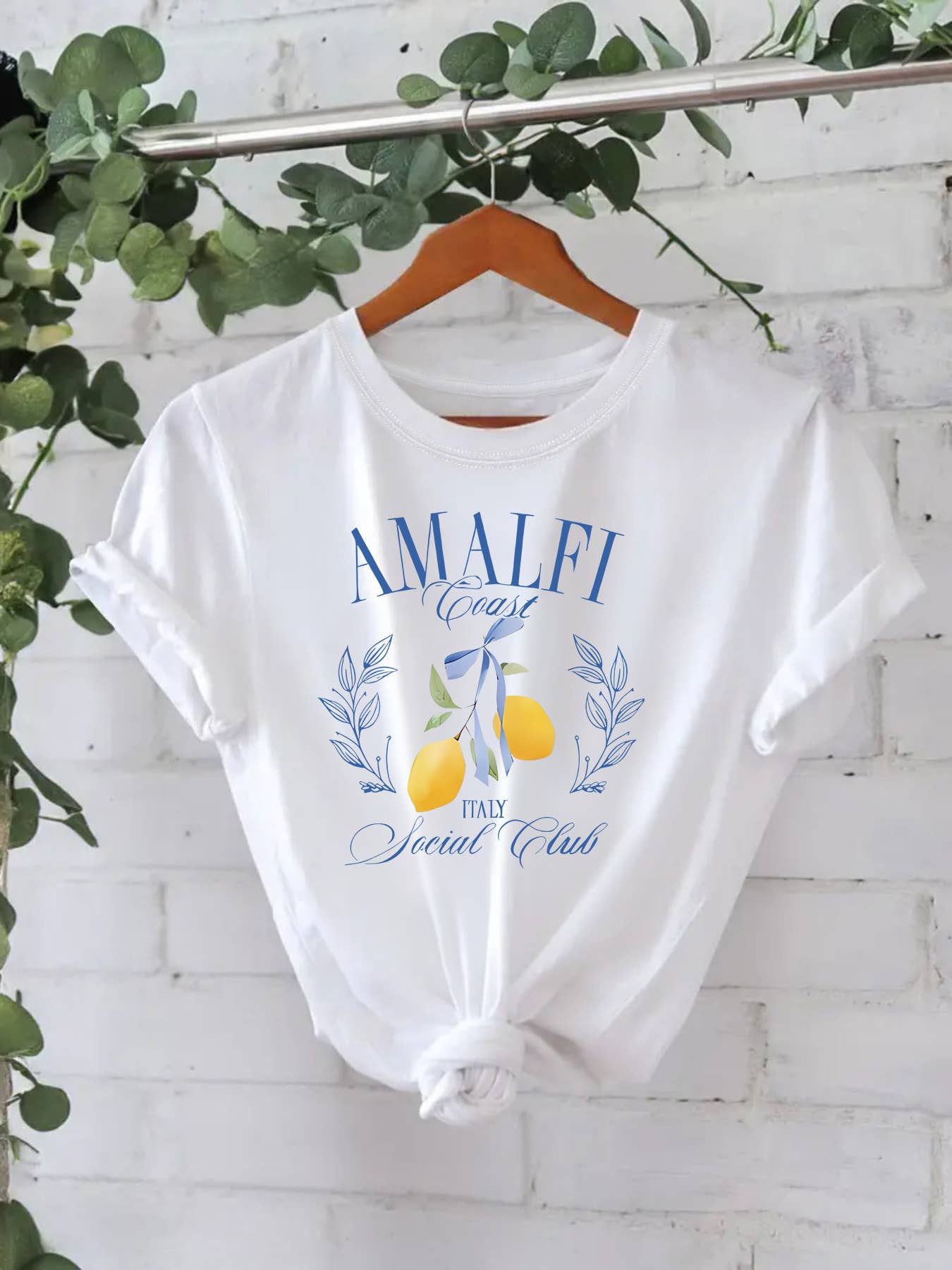 Essential Versatile AMALFI lemon Graphic t-shirt