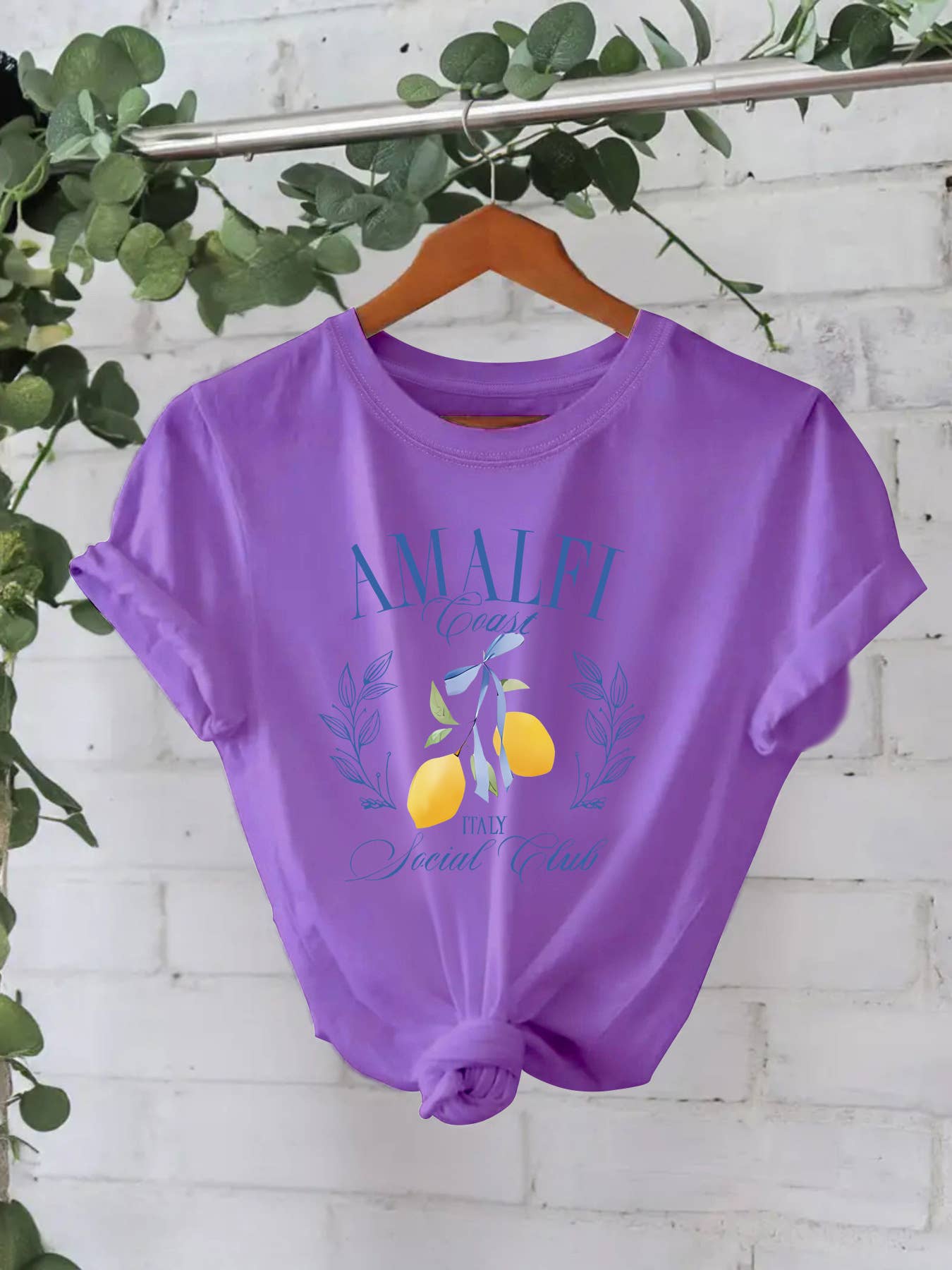 Essential Versatile AMALFI lemon Graphic t-shirt