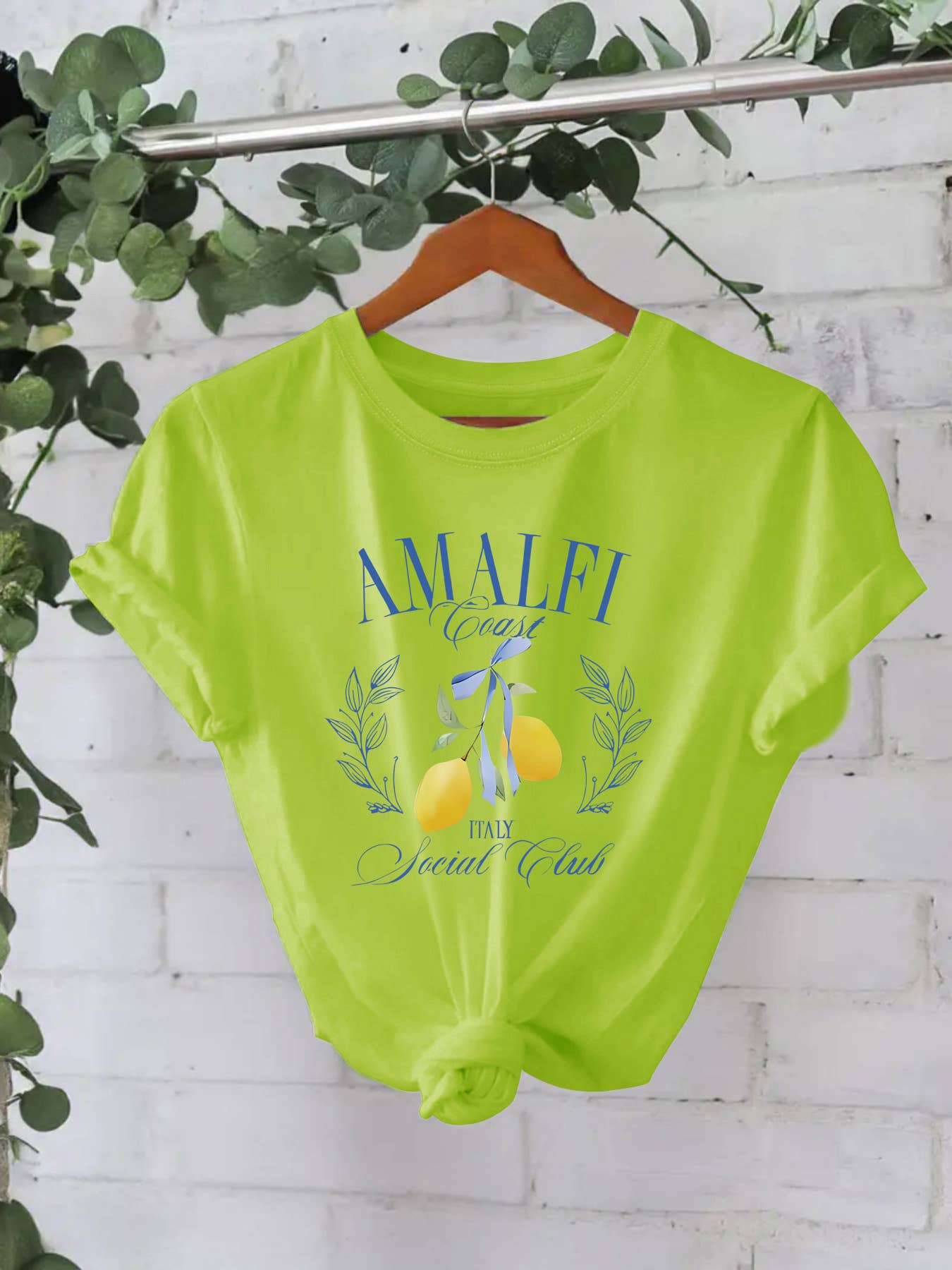 Essential Versatile AMALFI lemon Graphic t-shirt